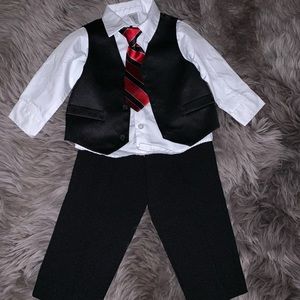 Boys 3-pc Suit w/ Tie (12 mos)